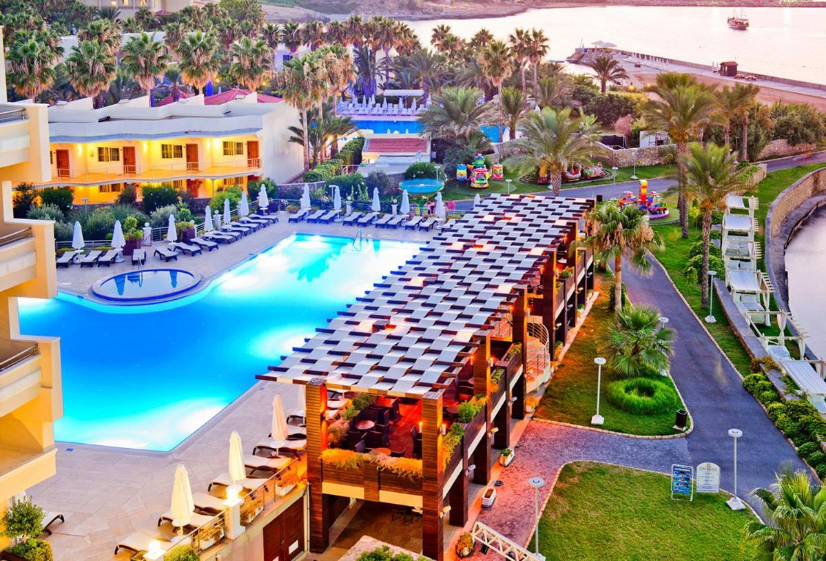 Vuni Palace Premium Hotel & Spa & Casino Beachfront Location ! Kyrenia  Ngoại thất bức ảnh