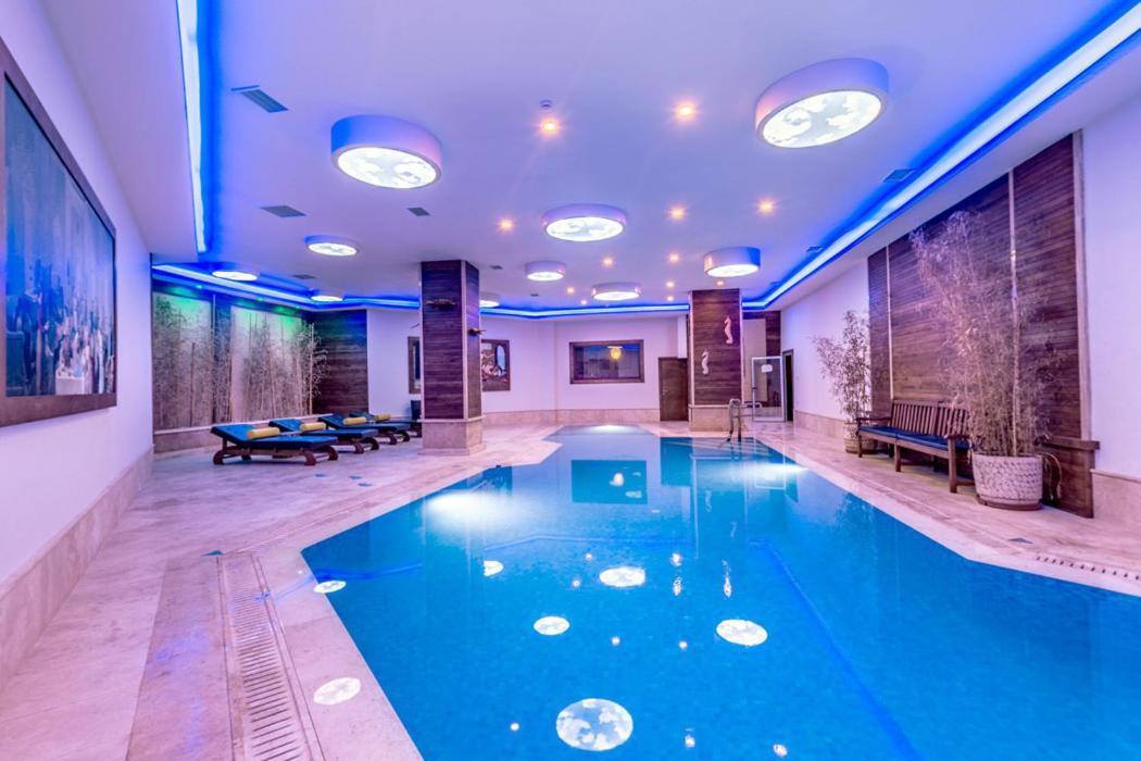 Vuni Palace Premium Hotel & Spa & Casino Beachfront Location ! Kyrenia  Ngoại thất bức ảnh