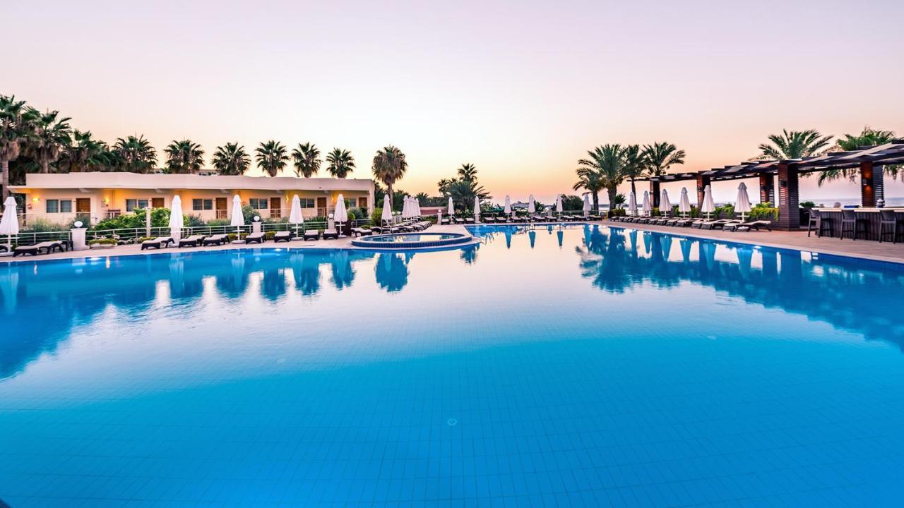 Vuni Palace Premium Hotel & Spa & Casino Beachfront Location ! Kyrenia  Ngoại thất bức ảnh